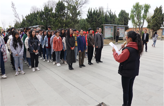 扫黑除恶全民参与 共建文明和谐校园——昭通卫生职业学院开展扫黑除恶宣誓签名活动