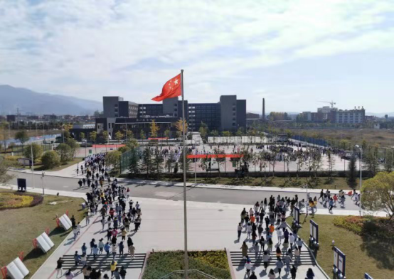 昭通卫生职业学院组织师生开展防震避险应急演练