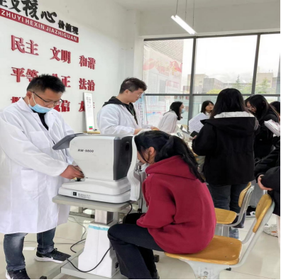 不忘初心办实事 真情服务暖校园 